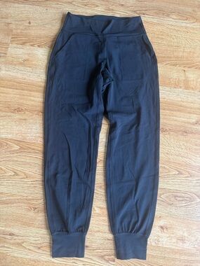 Women’s lululemon Black Jogger Pants - Comfortable Everyday Wear size 6